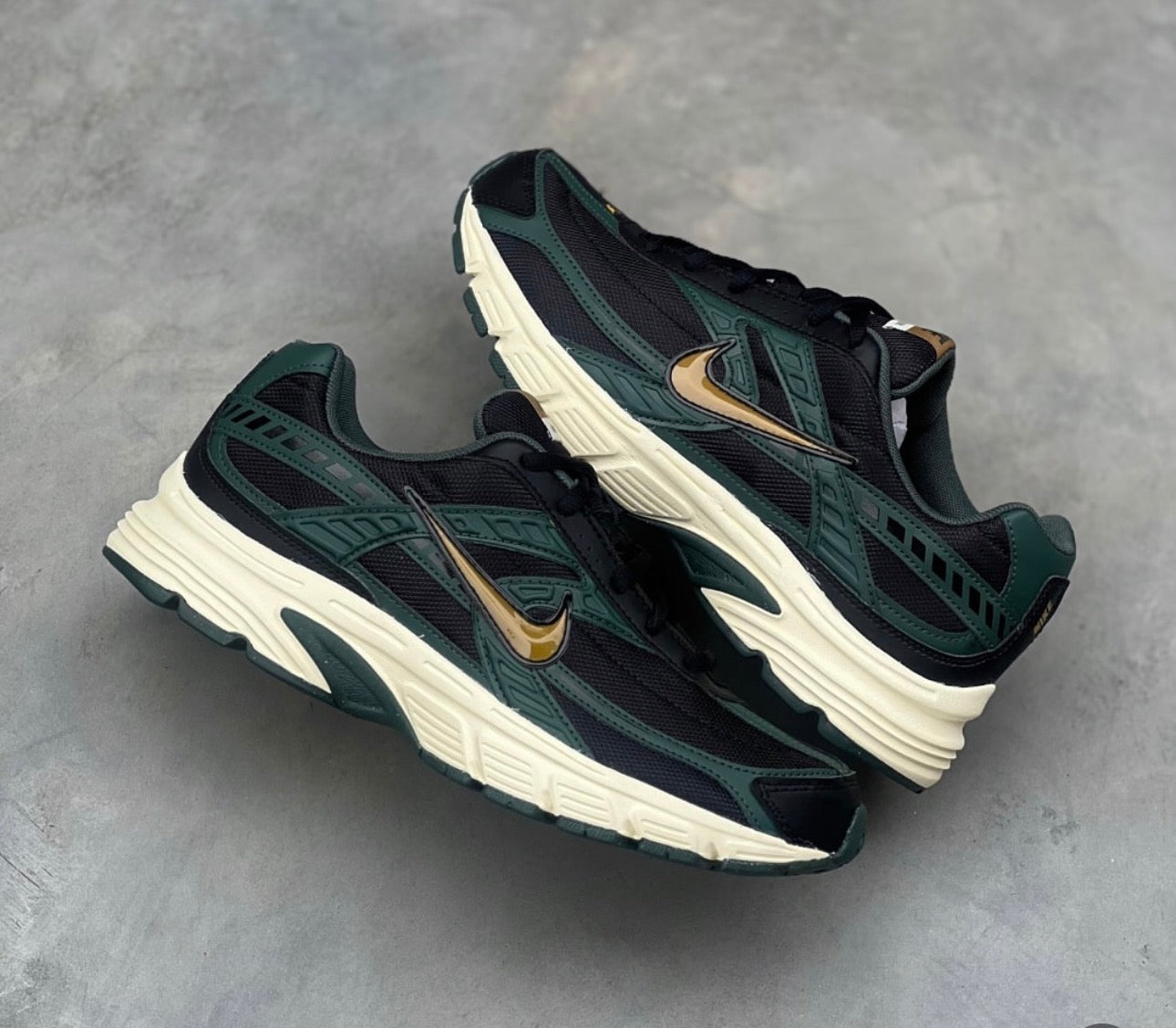 Nike Initiator