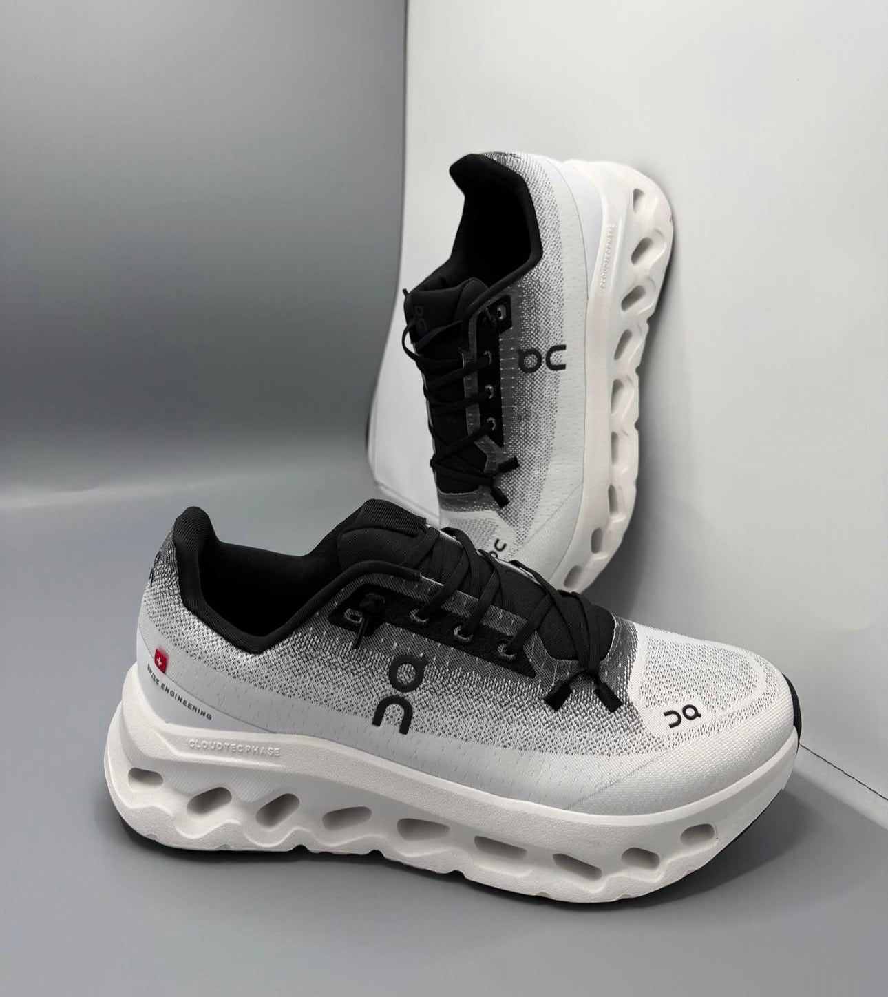 On Cloud Black Ivory