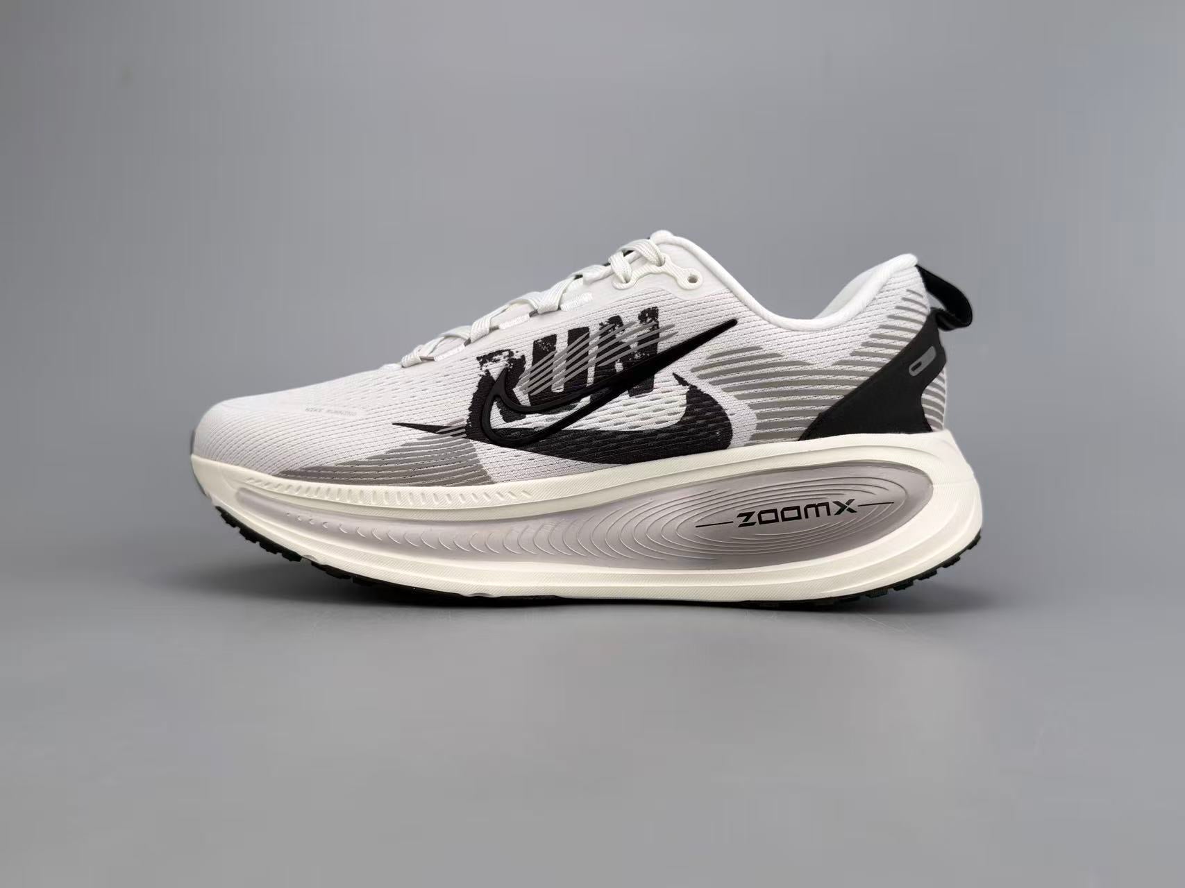 Nike Vomero 18
