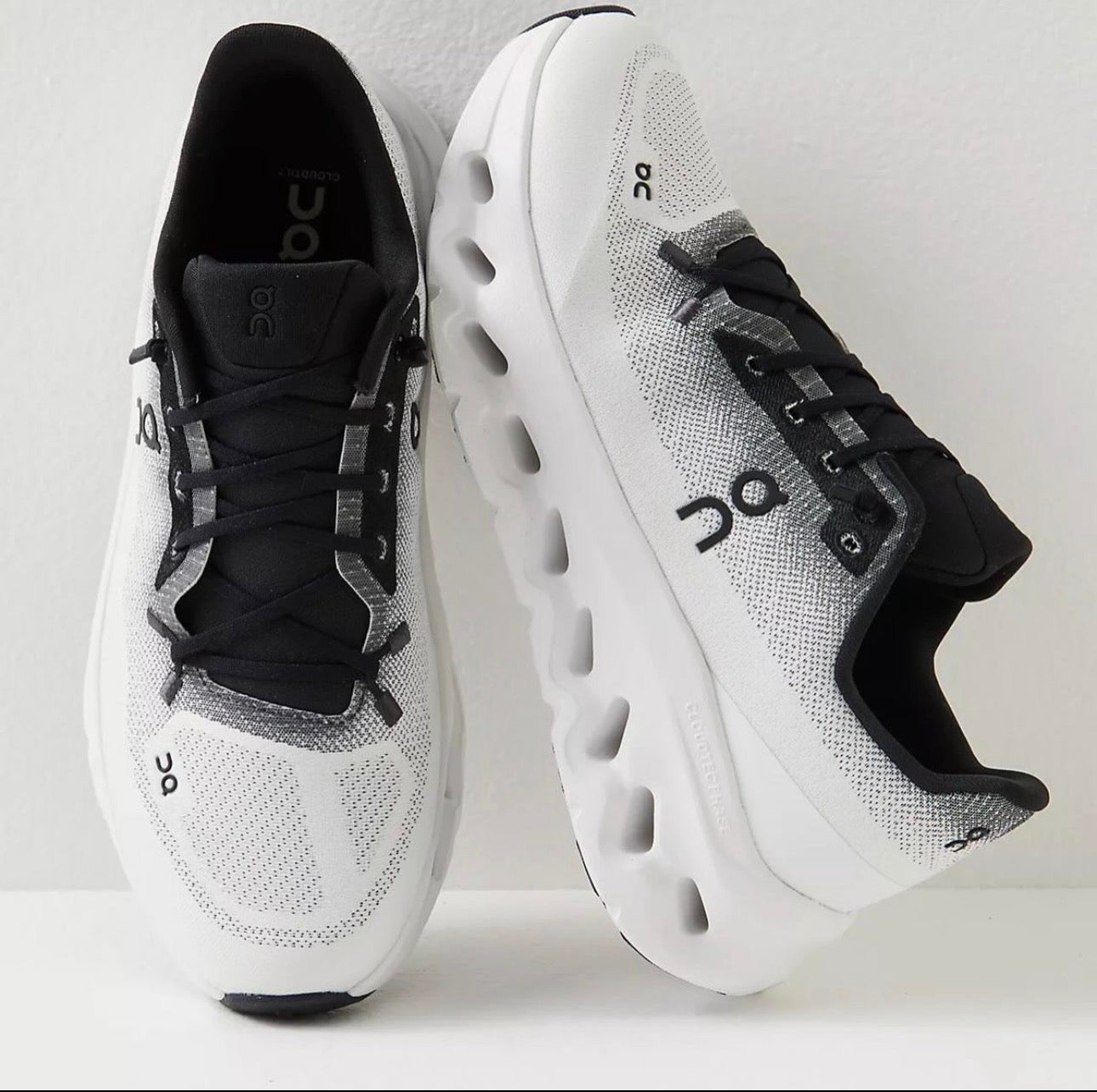 On Cloud Black Ivory