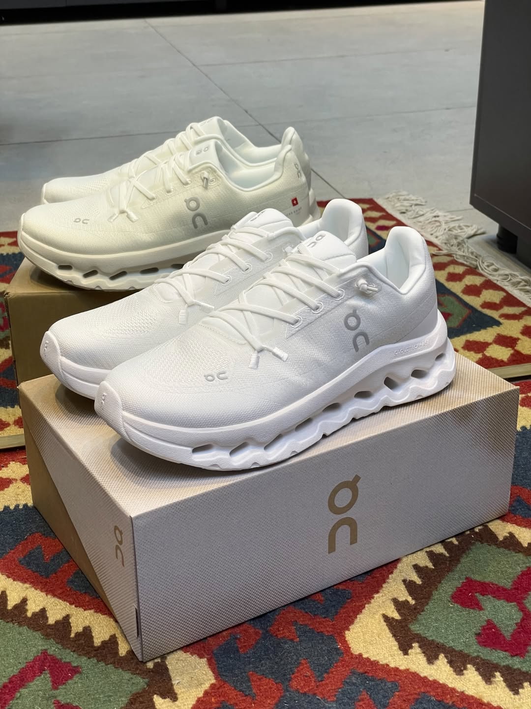 On Cloud Triple White