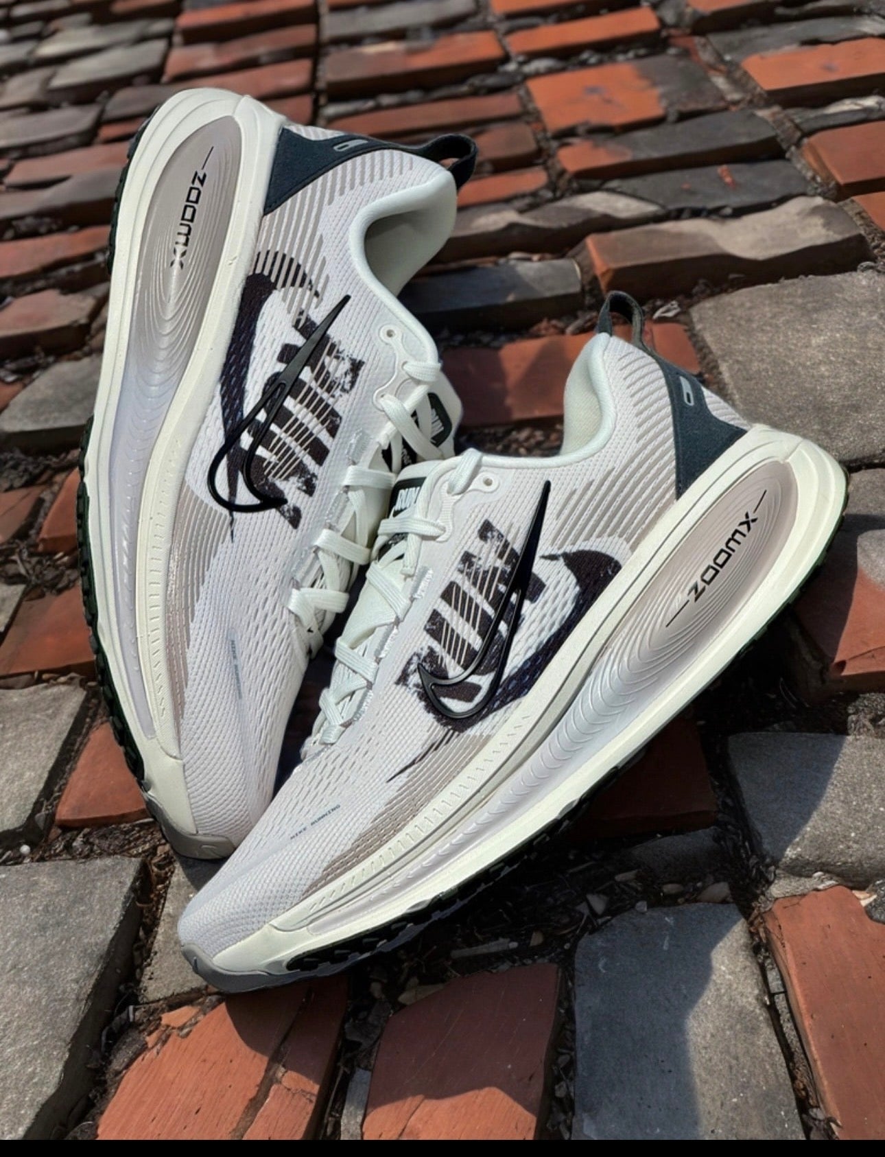 Nike V18 Running