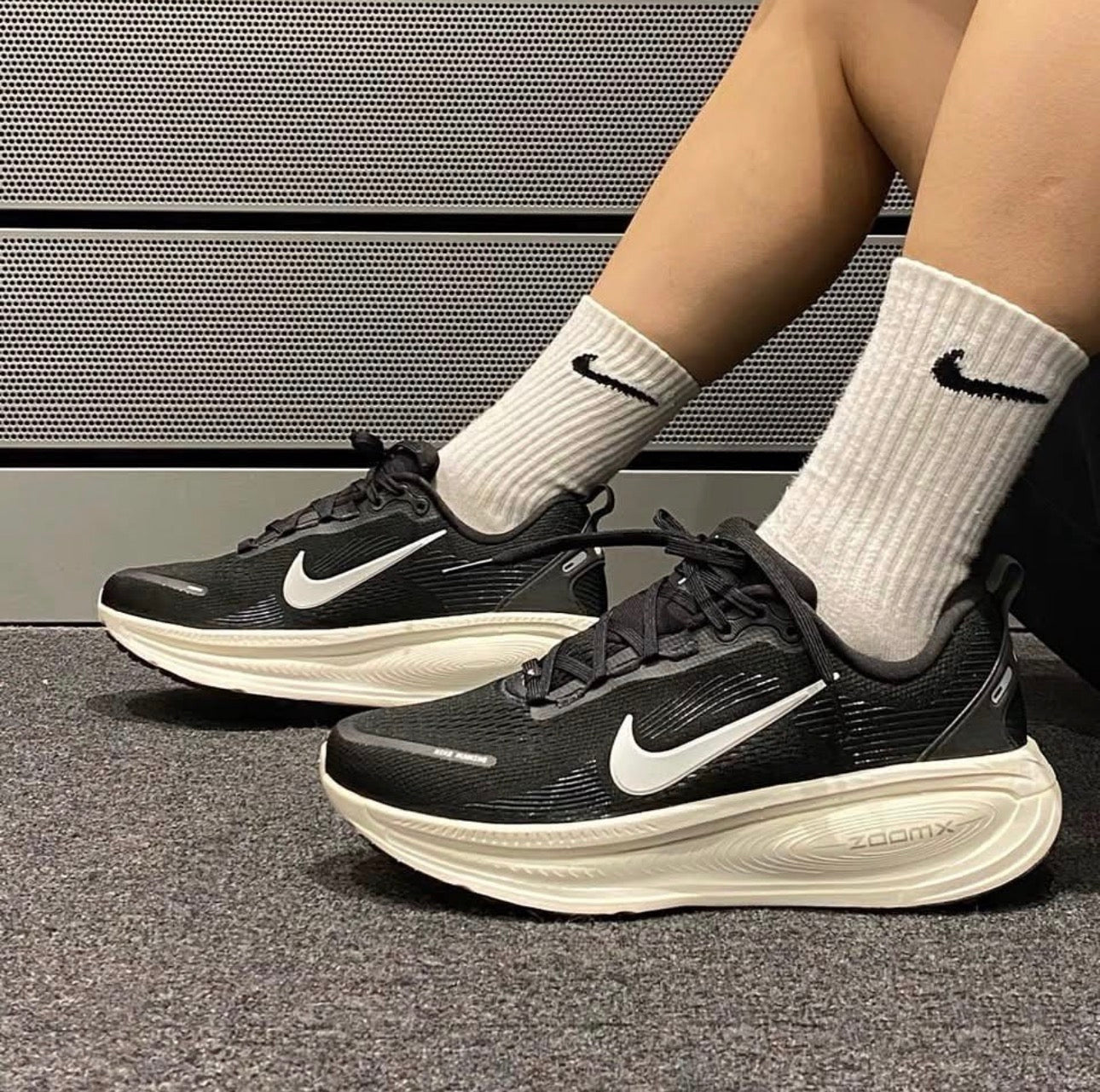 Nike V18 Running